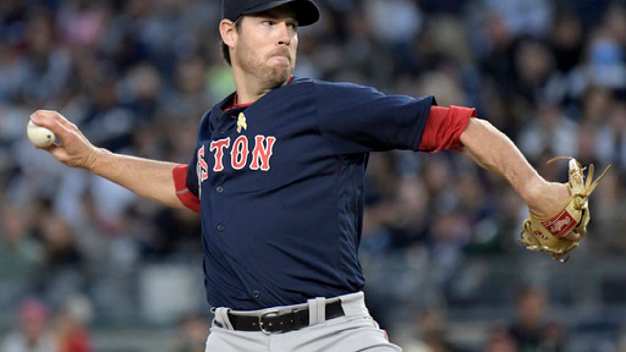 Fister finalizes $4M deal with Rangers, who need starters